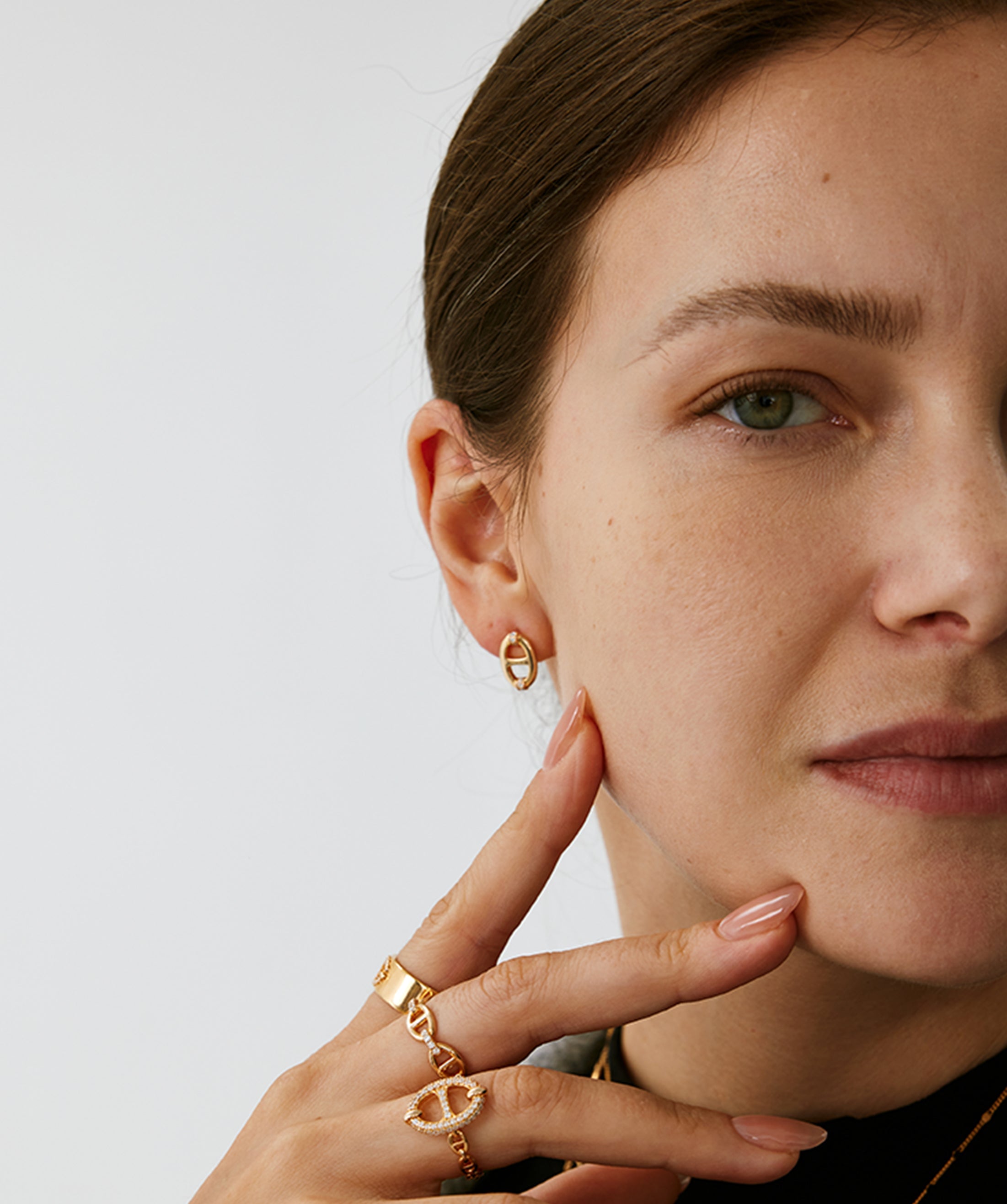 18K Gold Plated Mariner Stud Earrings – Elegant Nautical Design | MaiaMina