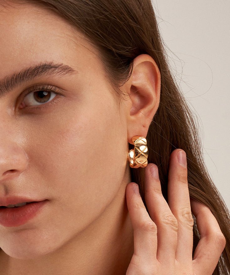 Classic Chunky Waffle Hoop Earrings | MaiaMina