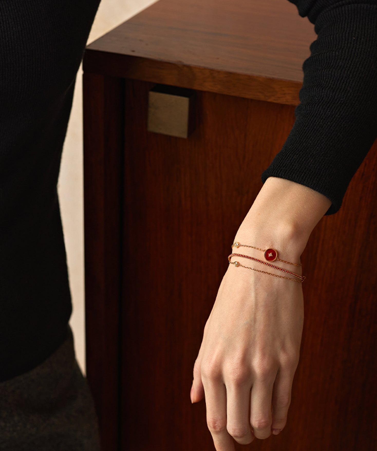 Gold Vermeil Red Agate Bracelet with Pavé Detail – Aura Collection | MaiaMina