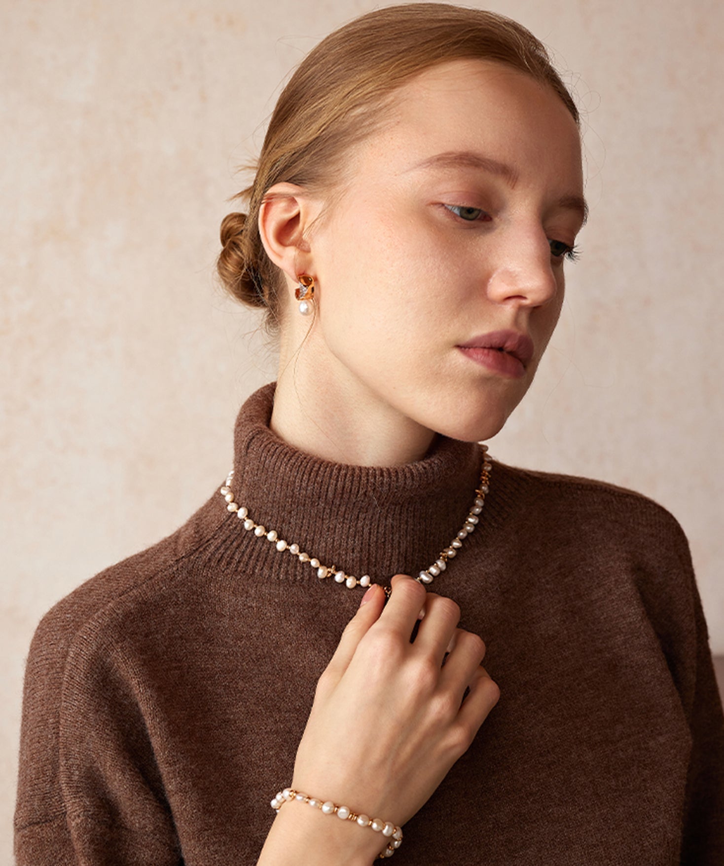 Gold Pearl Pave Mini Hoop Earrings – Sculptural 18K Gold Vermeil Jewelry | MaiaMina