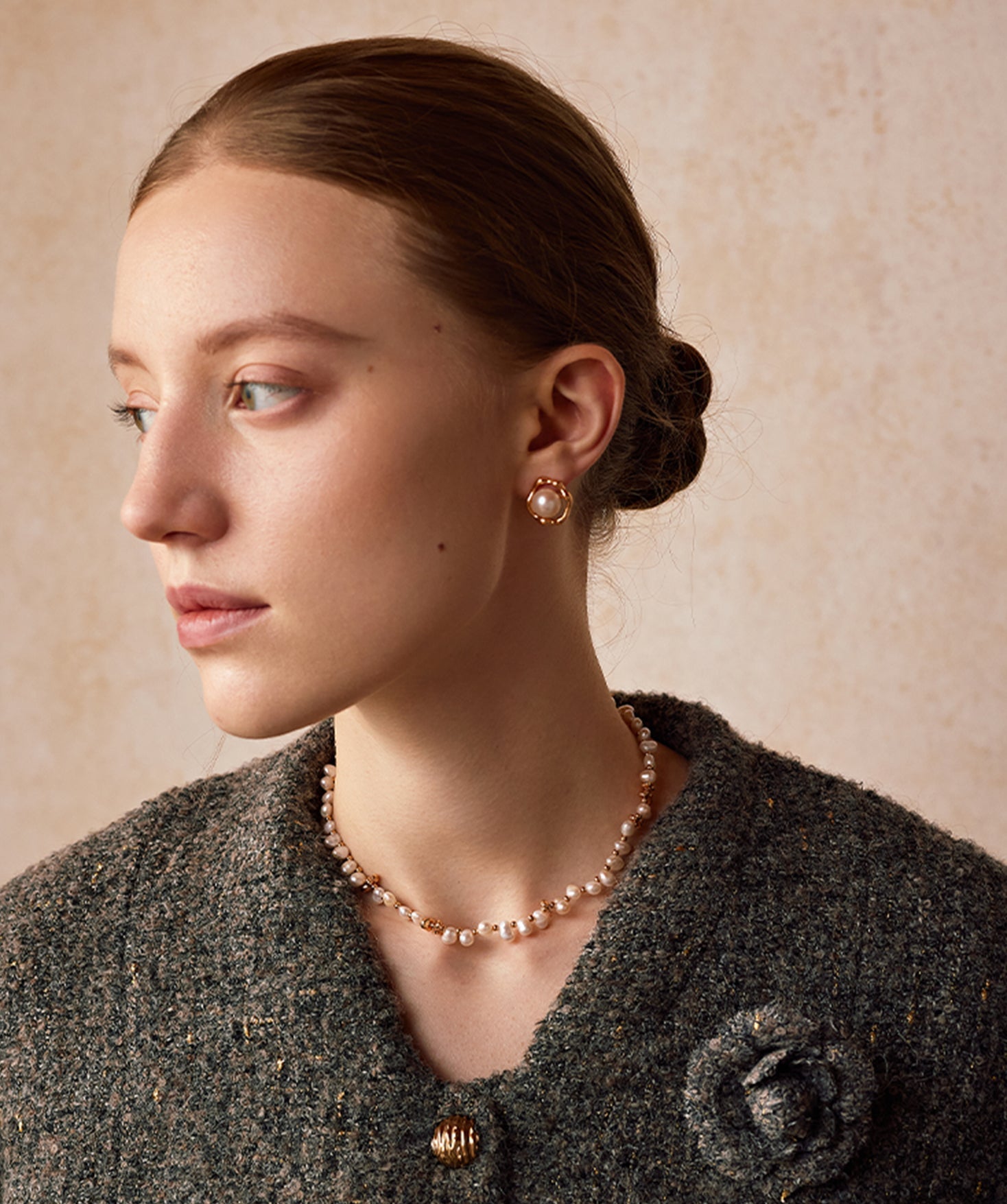 Molten Pearl Wavy Stud Earrings in 18K Gold Vermeil – MaiaMina